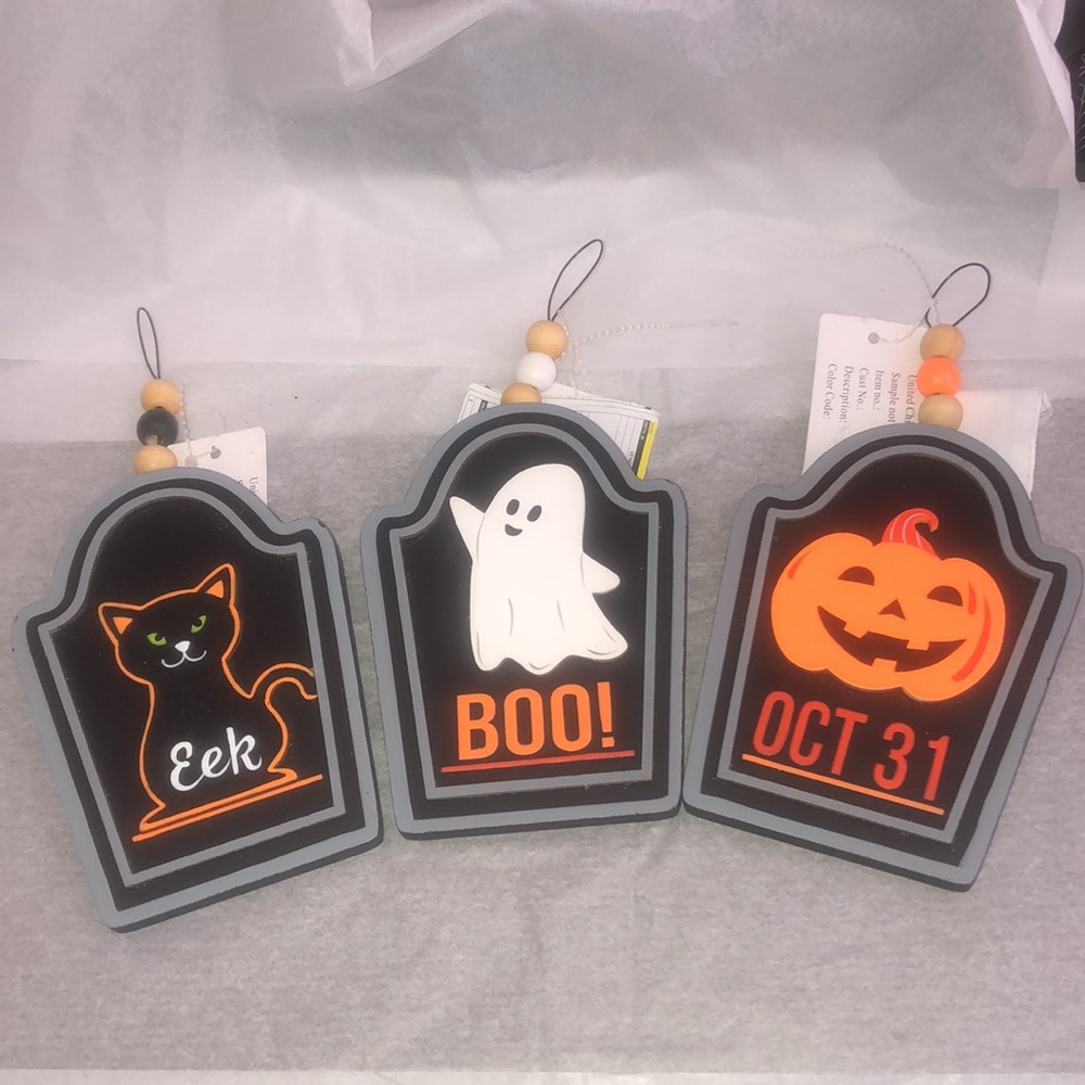 Michael’s samples,lot of three Halloween decoration